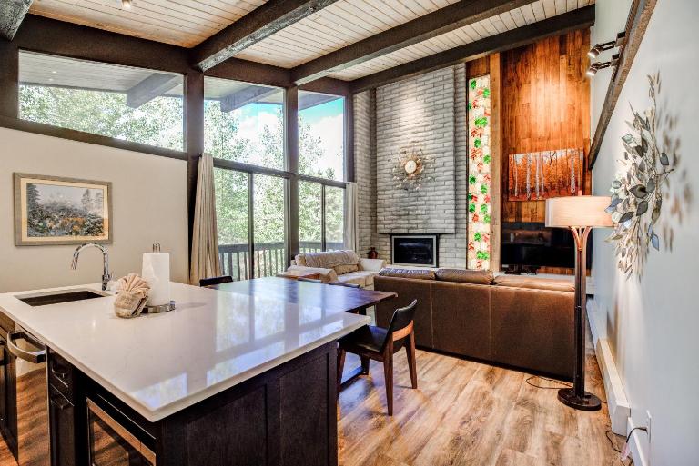 Tamarisk Telemark Condo: Great Location, Remodeled - B&B Breckenridge