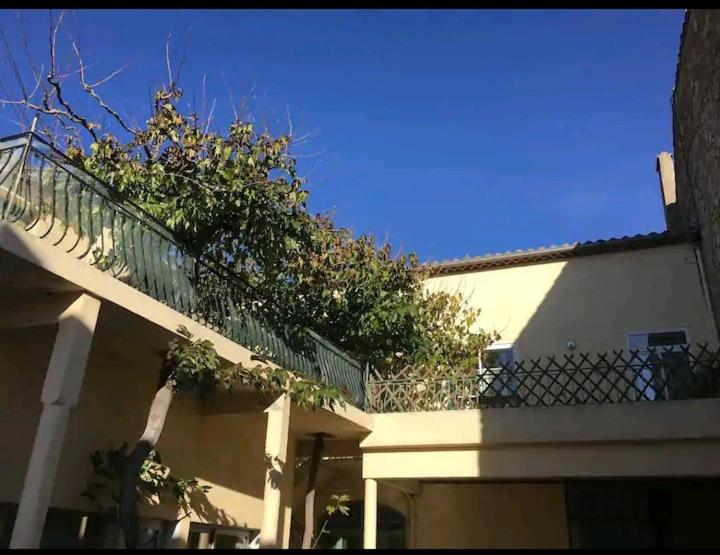 Grand Appartement 6 pers,lumineux,avec terrasse Sud de France - Ferienwohnung Tuchan