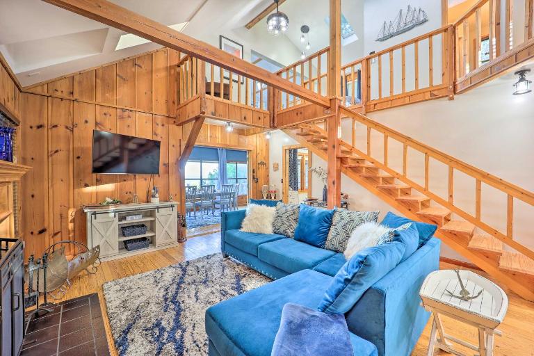Lake-View Home w/ Deck + Gas Grill in Bernice! - B&B Bernice
