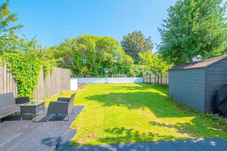 Sophisticated Home with Beautiful & Large Garden - B&B Cardiff