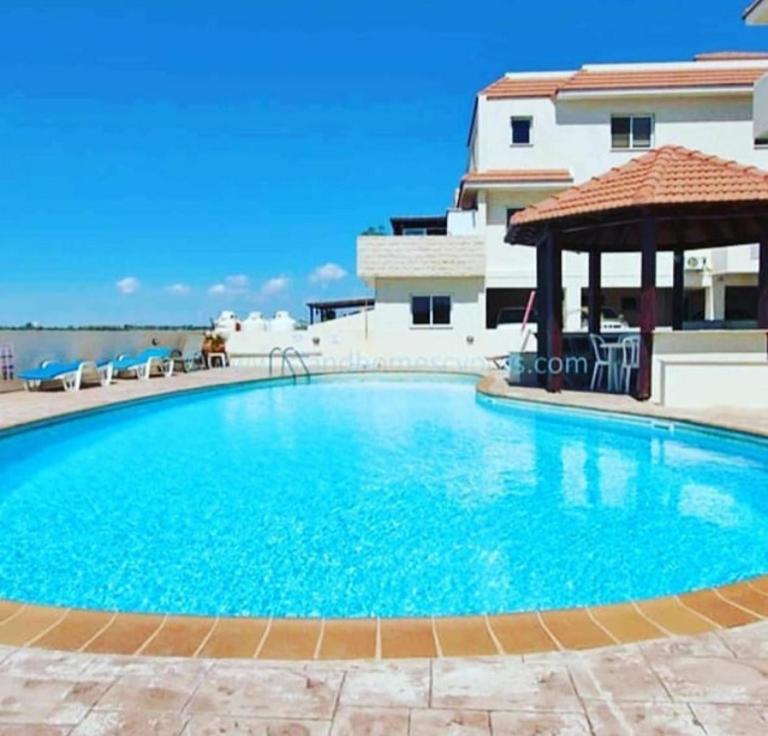 Liopetri 2-Bed Apt Sleeps 6 Pool 10min to Beach - B&B Liopétri