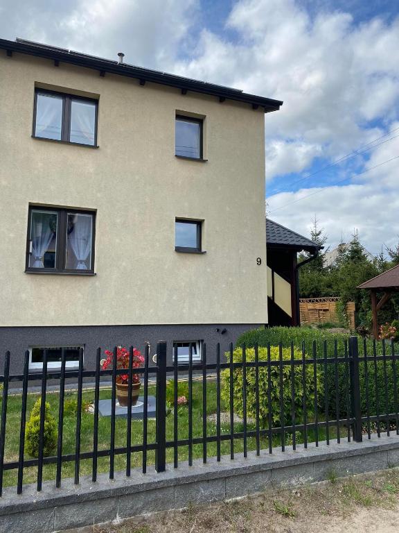 Dziewięciu z nieba 9 - B&B Kaliska