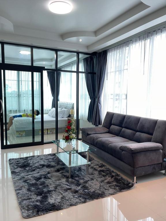 Service Apartment ใจกลางเมืองใกล้แหล่งท่องเที่ยวVipRoom203 - B&B Lampang