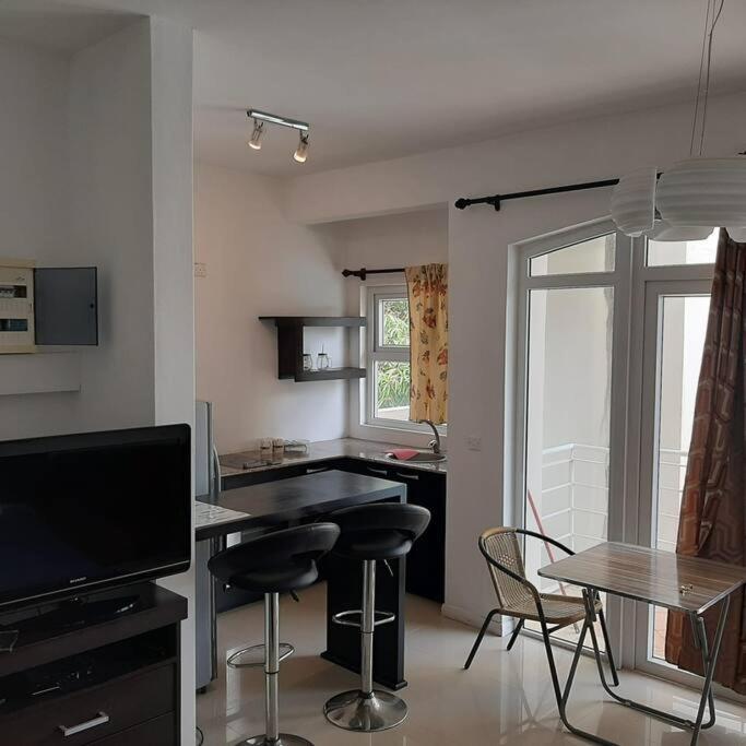 Ocean Drive Studio, next to the Beach - Bed and Breakfast Grand Baie