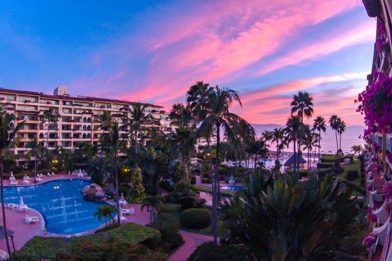 Perfect Place Velas Vallarta Resort - B&B Puerto Vallarta