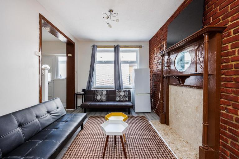 Head-on-Beds -Dagenham Larger Groups with Free Parking - Ferienwohnung Dagenham