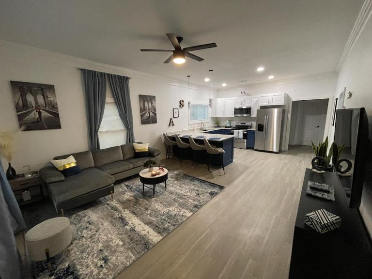 City Serenity-2BR Home away from Home. 6 Min from ATL Airport - B&B Atlanta