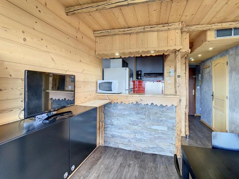 Appartement rénové 4 pers, montagne, accès skis aux pieds - FR-1-416-187 - B&B La Toussuire