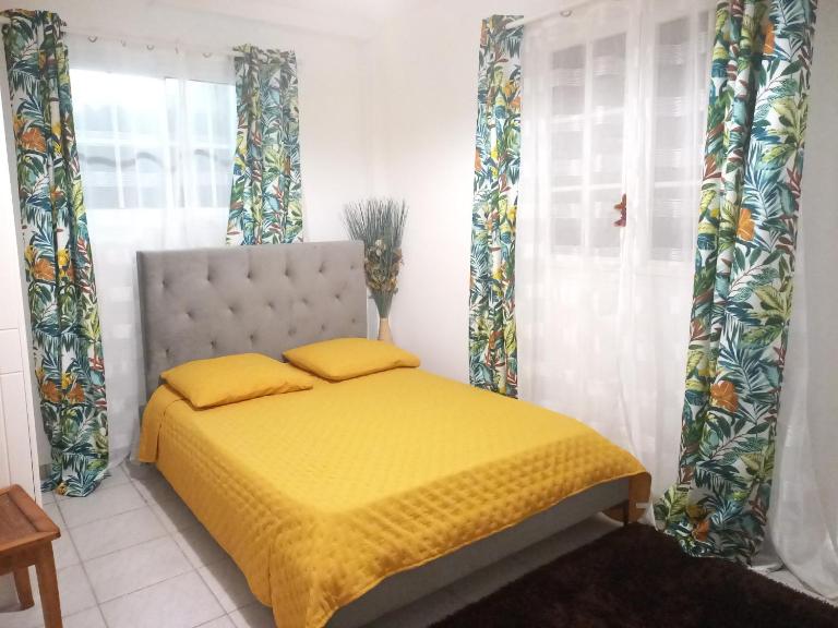 Charmant logement avec spa/petit-déjeuner inclus. - Bed and Breakfast Pointe-Noire