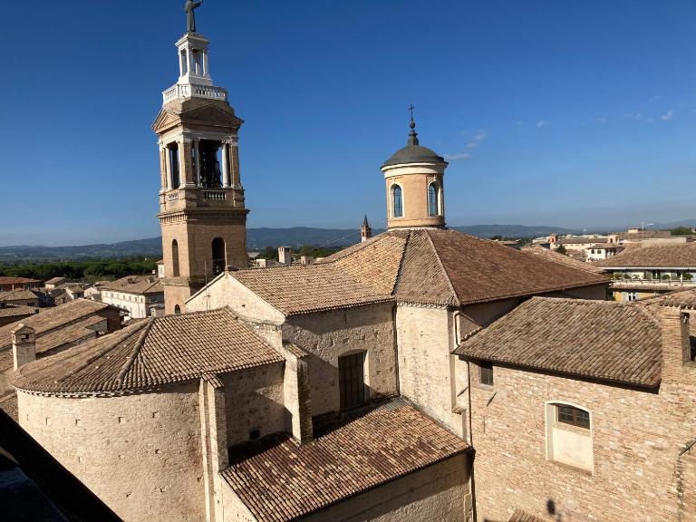 Affittacamere La Terrazza Sul Campanile - B&B Foligno