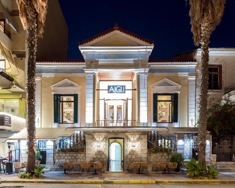 Kalamata Aigli Lux Seafront Retreats- Up to 11ppl - B&B Kalamata