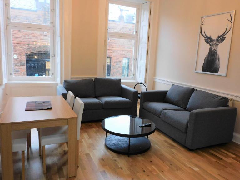 Beautiful 3 bed apt in the City Centre - Chambres d'hôtes Glasgow