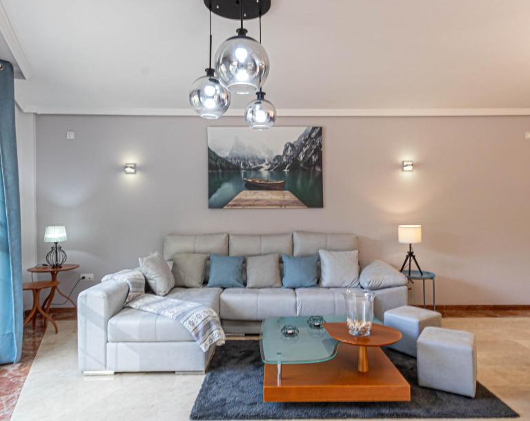 797 Holiday Rentals- Piso con amplia terraza a solo 1 min de la playa - B&B Torrequebrada