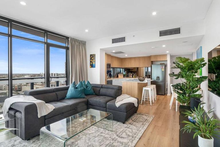 Stunning Views 2BR Luxury Pool Parking Gym WiFi - B&B Adelaide