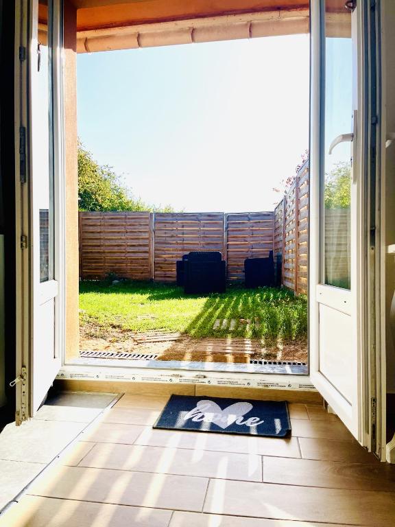 SECRET GARDEN parking hyper centre & calme - Ferienwohnung Claye-Souilly