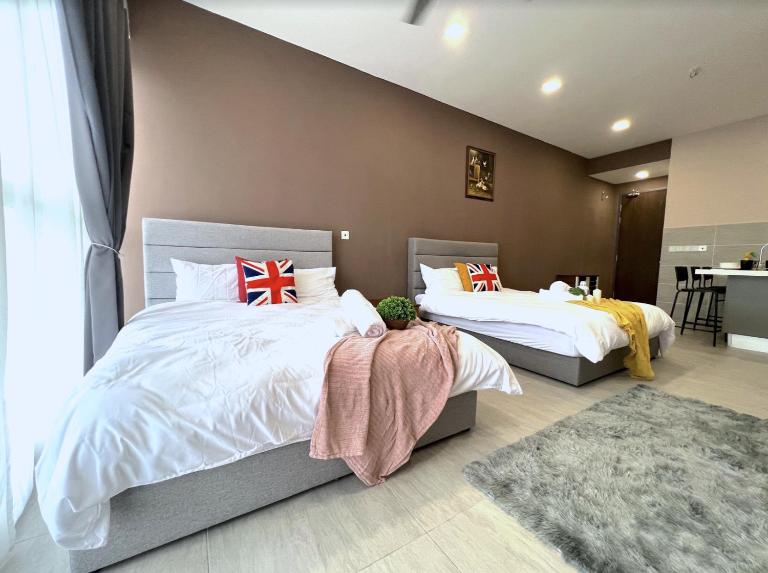 FREE PARKING # 2 Bed Family BellSuite - Sepang KLIA Kota Warisan - Chambres d'hôtes Sepang
