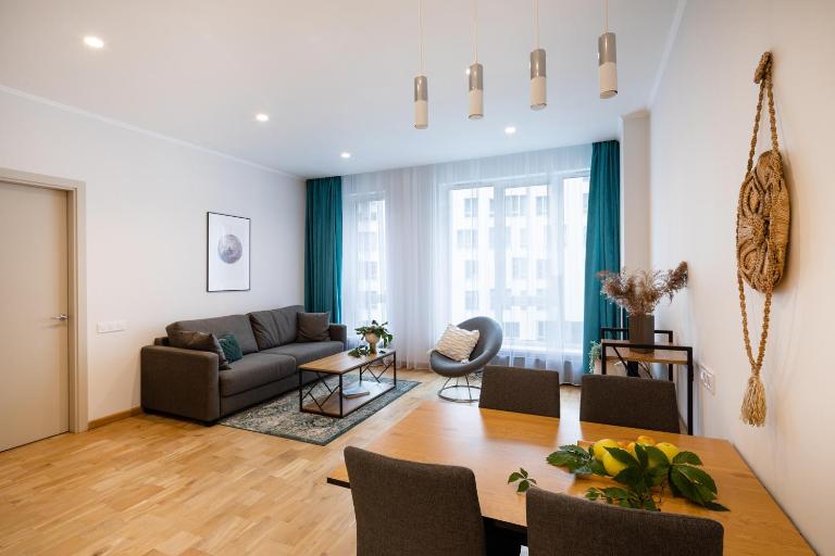 Riverside Design Apartment with underground private parking - B&B Riga
