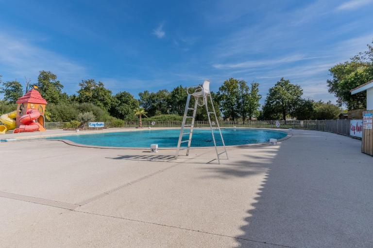 Capfun 5 stars 64 m with pool and terrace - B&B Lanton