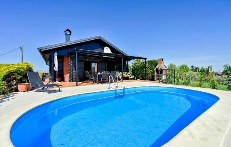 House of Nature with Swimming pool, Sauna and Jacuzzi MIN 2 nights - B&B Varaždin Breg