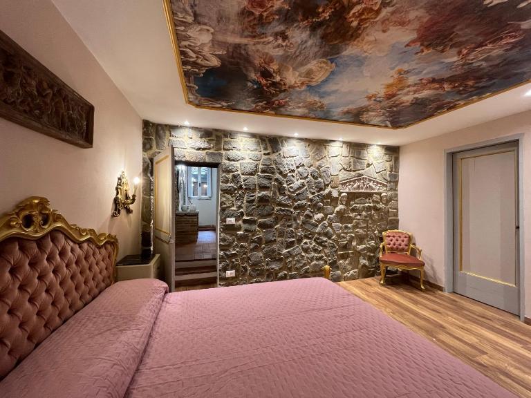 CORTONA SUITE - THE HOUSE WITH WELL and THE FRESCOS PALACE - B&B Cortona