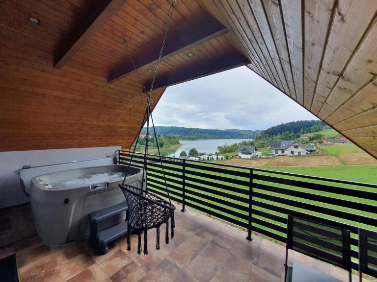 Dom Słońce PRYWATNE JACUZZI ELEKTRYCZNE W CENIE, Jezioro Solińskie, Dom na Wzgórzu SŁOŃCE, rowery, sauna - Chambres d'hôtes Zawóz