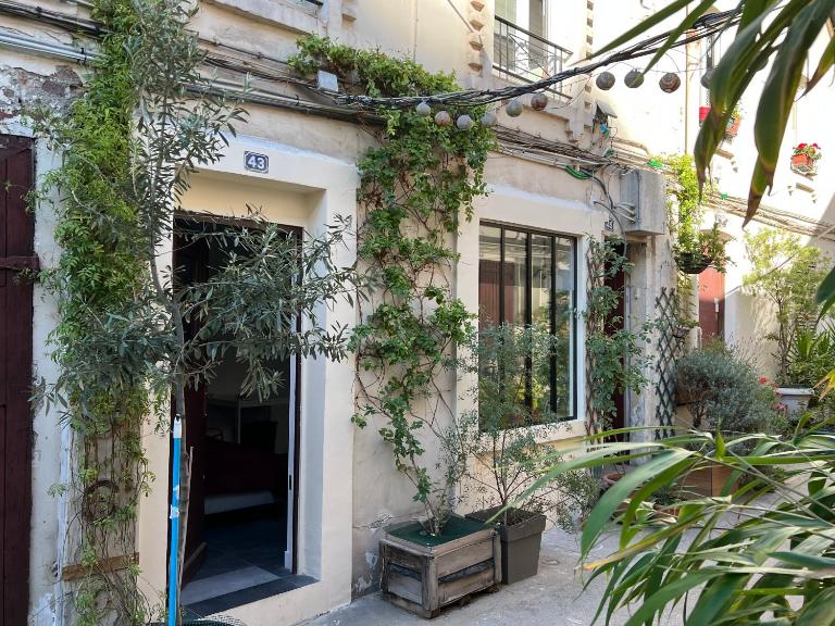 Cité Pilleux - Cozy Apartment in a private lane - B&B Parigi