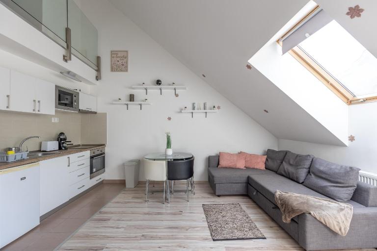 PRTR Apartment w/ FREE parking - Chambres d'hôtes Budapest