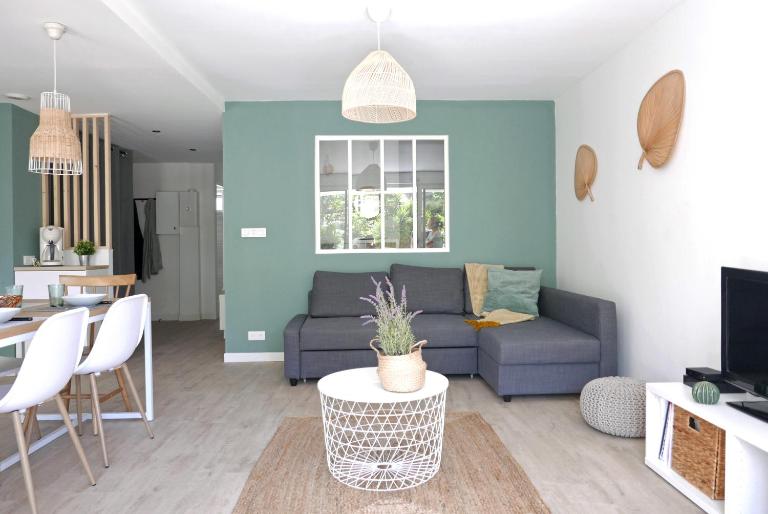 Bandol AZUR - 2 chambres, balcon, bord de mer, wifi, climatisé et parking privé - B&B Bandol