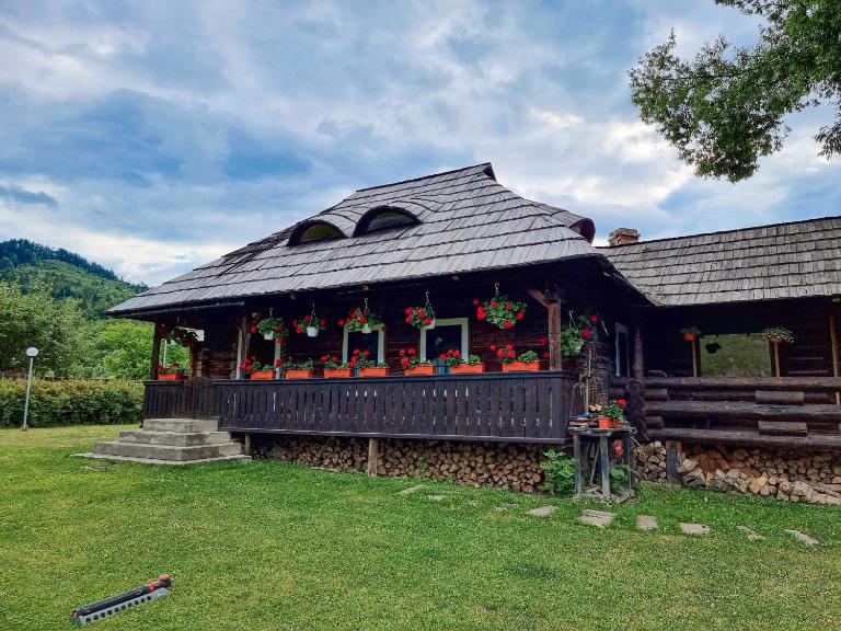 Căsuța “La Bubuțu” - B&B Campulung Moldovenesc