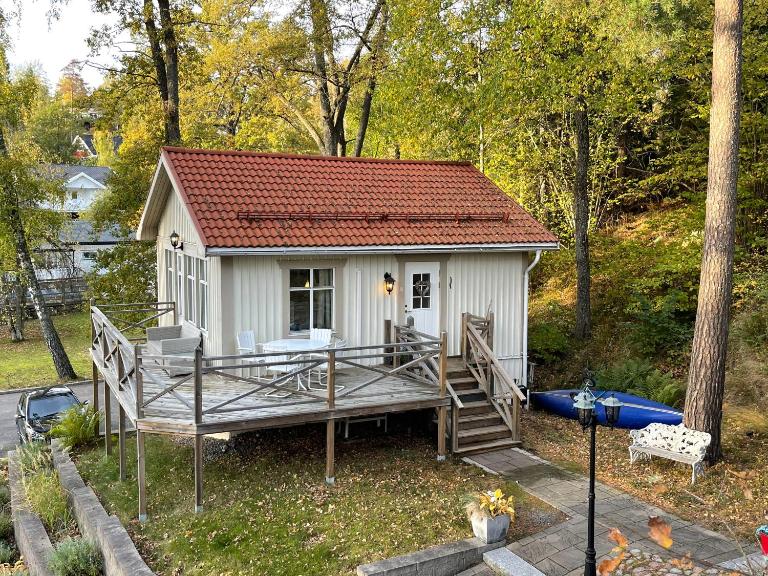 Cozy cabin, neighbour to lake & national park - B&B Trosa