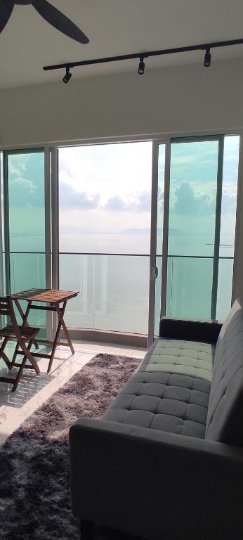 Infinite Seaview with Penang Bridge Suite with Sunrise up to 11 person - Chambres d'hôtes Bayan Lepas