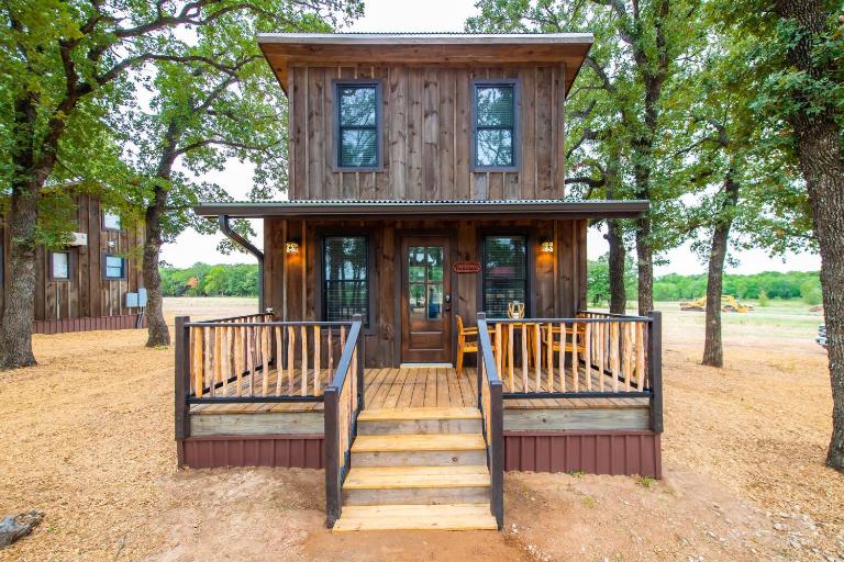 The Nuthatch Cabin 15 MIN to Magnolia Baylor - B&B Elm Mott