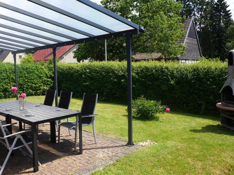 Ferienhaus am Wald - Einzelstandort mit Wallbox - Bed and Breakfast Hasselfelde