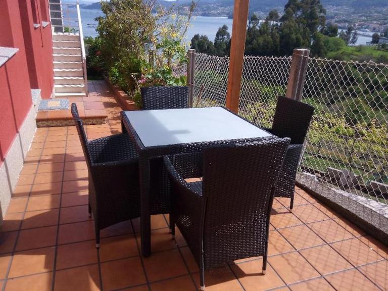 Apartamento con terraza y vistas al mar - B&B Bueu