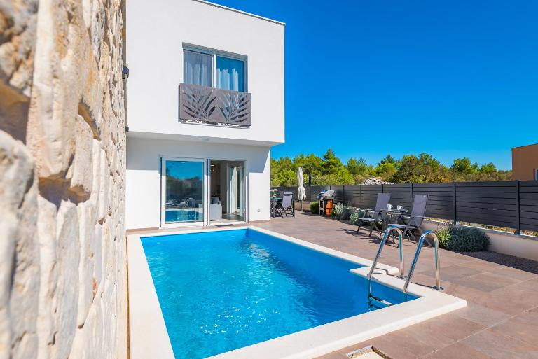 Katrya luxury villa - Bed and Breakfast Vodice