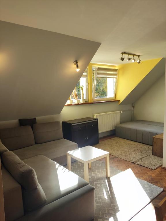 Mieszkanie / Apartament centrum blisko szlaków i wyciągów !!! - B&B Szklarska Poręba