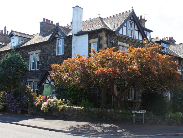 Kirkwood Guest House, free parking, electric car point - Chambres d'hôtes Windermere