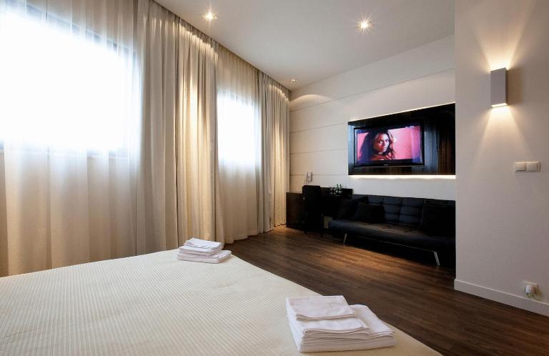 Villa & Spa - B&B Łomianki