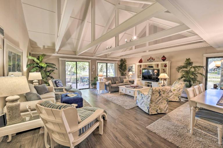 Palmetto Dunes Villa w/ Deck & Lagoon Views! - Chambres d'hôtes Hilton Head