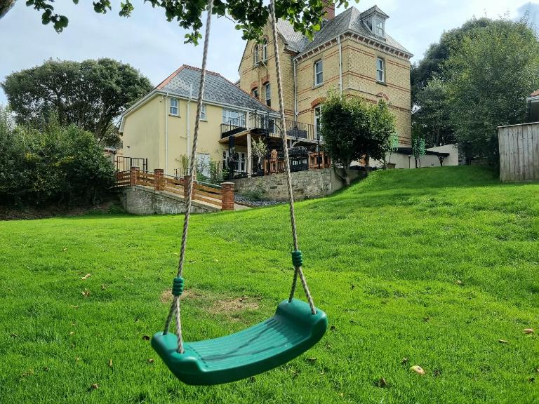 Exquisite 10 bed Villa hot tub and games room - B&B Barnstaple