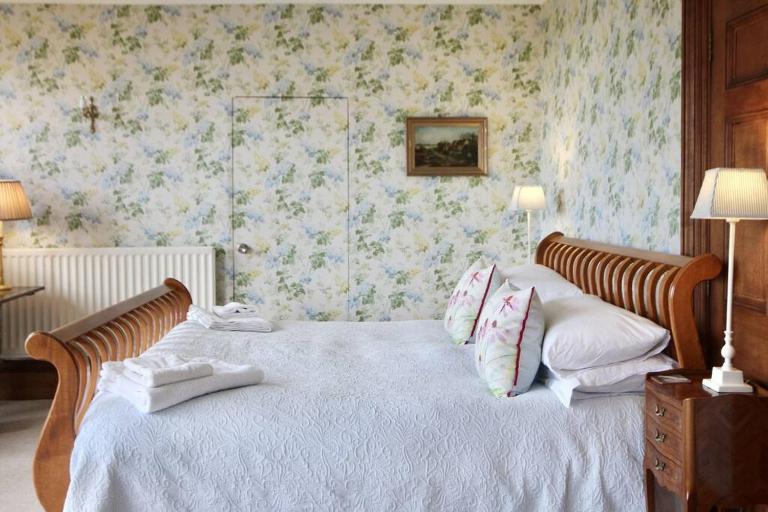Glen Hill - B&B Deal