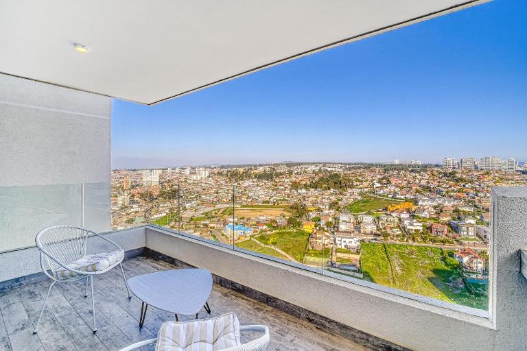Coast Tower 1BR W/Balcony & View. - B&B Concón