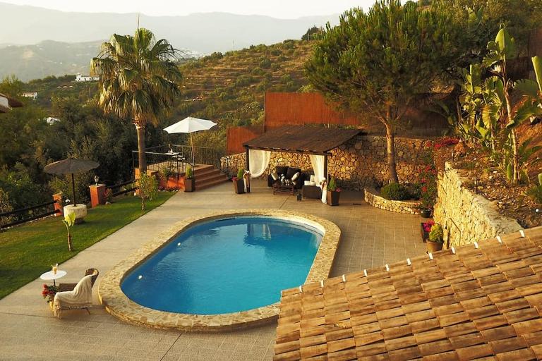 Villa el Pino: with Private Pool - B&B Sayalonga