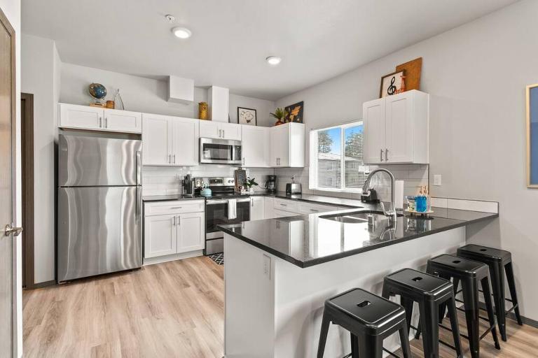New 2 Bed 2 Bath Near Perry District and DT - Bed and Breakfast Spokane