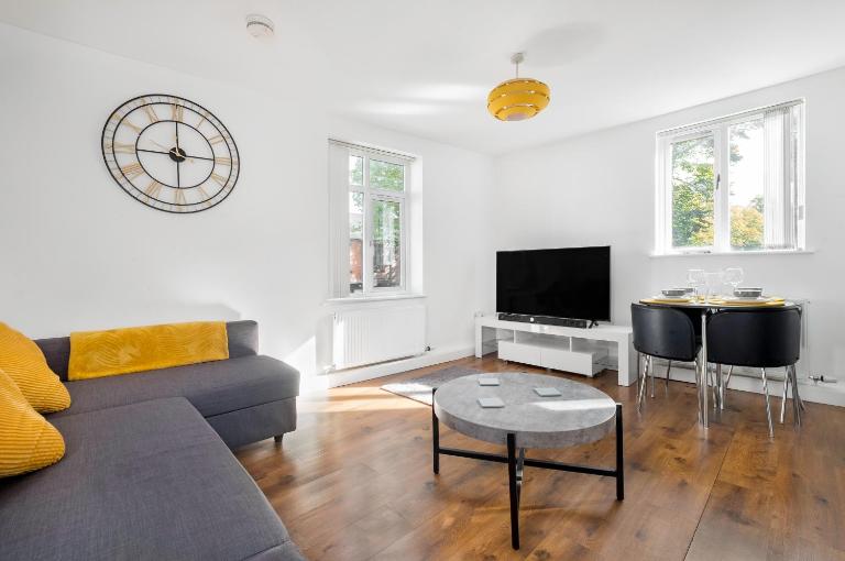 Meersbrook Luxury Duplex Apartment - Bed and Breakfast Sheffield