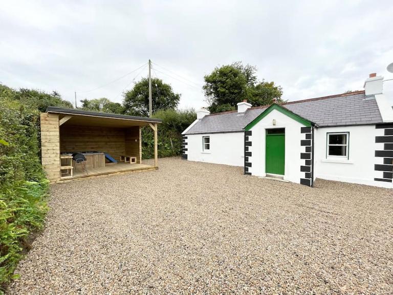 John the mills cottage spaHot tub private beach - B&B Donegal