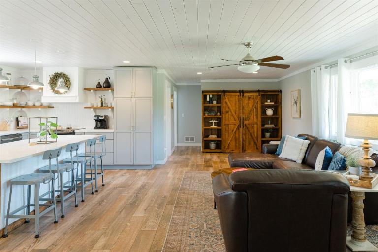 Secluded Villa on 50+ acres - near IU and Nashville - Chambres d'hôtes Bloomington