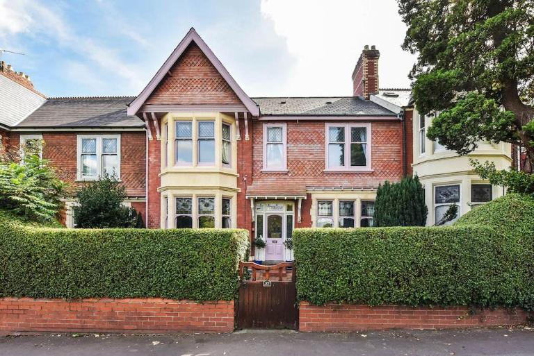 Traditional 3-Bed Property in Pontcanna with Parking - B&B Cardiff