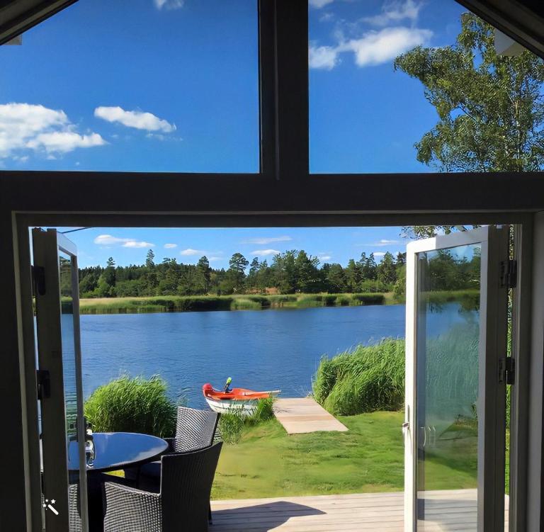 Strandstugan, Solviken - Bed and Breakfast Rockneby