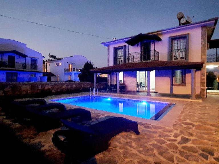 Bluberry Calis beach villa with privat pool - Chambres d'hôtes Fethiye